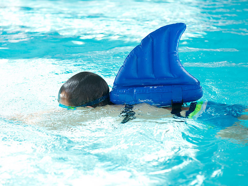 ; Schwimmflossen Schwimmreifen Schwimmbäder Pools Auftriebskörpern Fins Schwimmflossen Schwimmreifen Schwimmbäder Pools Auftriebskörpern Fins 